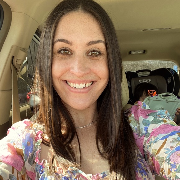 Meet your Posher, Tiffany - Picture 1 of 1